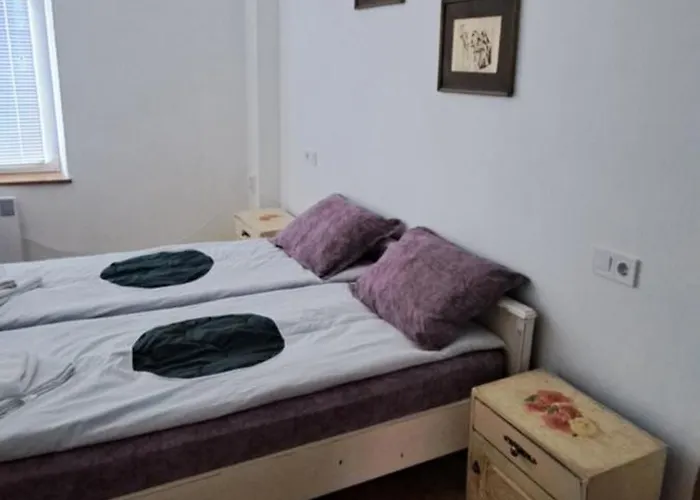 Modern And Old Base Sófia