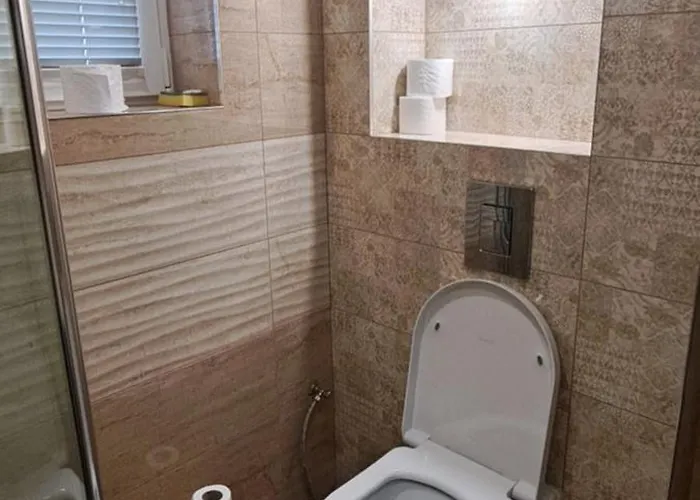 Modern And Old Base アパート