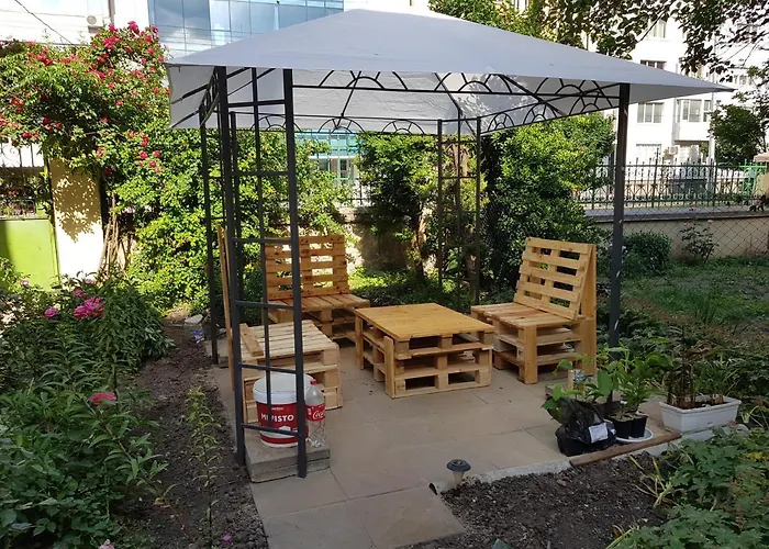 Modern And Old Base Sófia